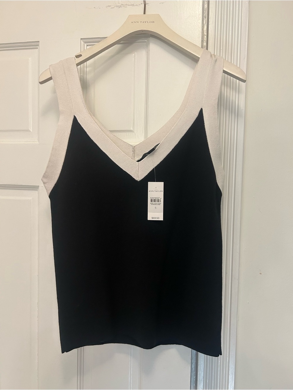 NWT Ann Taylor Black & White V-Neck Tank Top